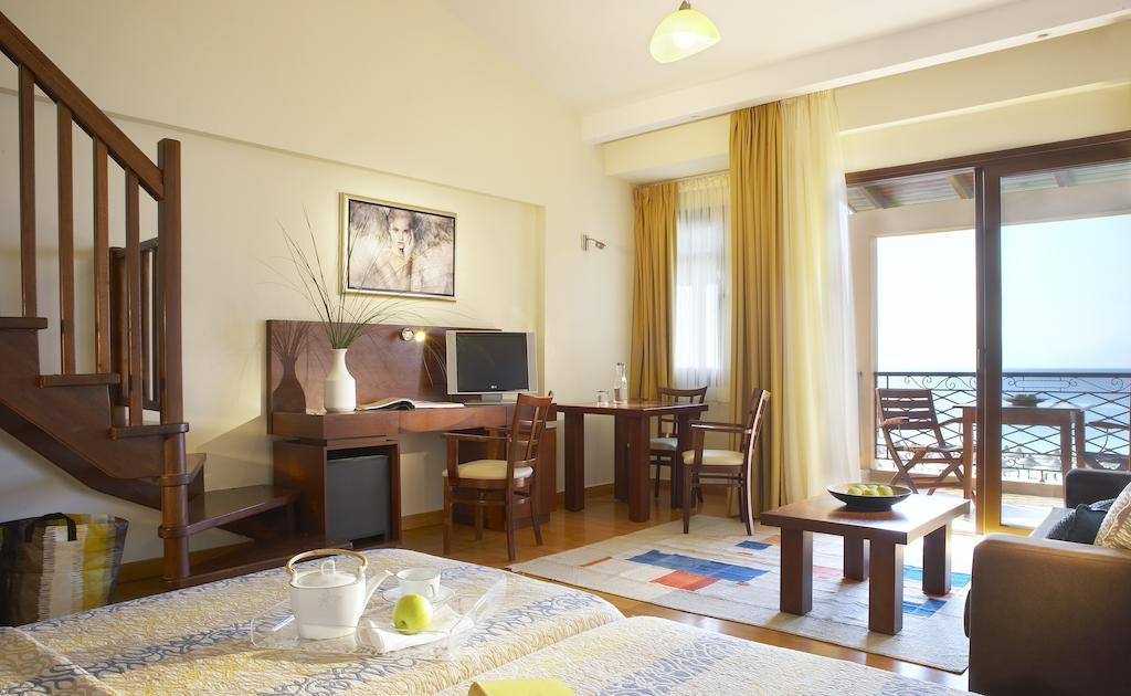 Suite Deluxe con Vista Mare/Piscina